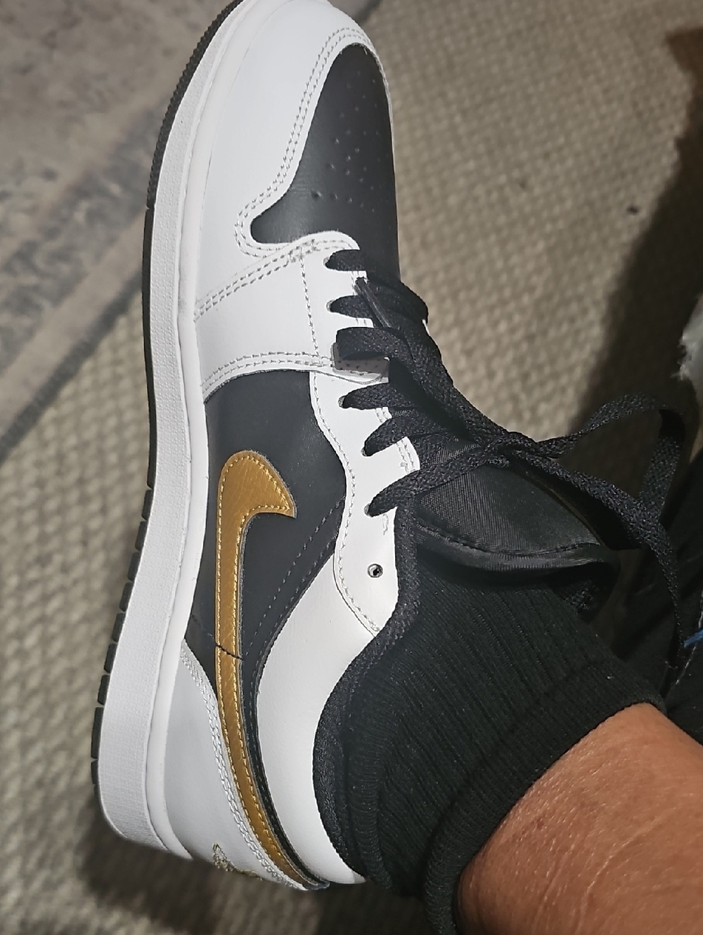 Nike Men's Low-Top Sneaker in Black, White & Gold